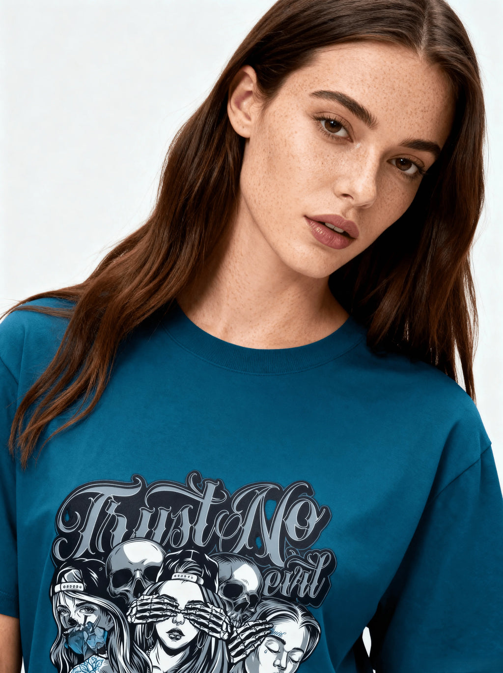 Trust No Evil — Oversized T-Shirt | Femme Edition - CozyVora™