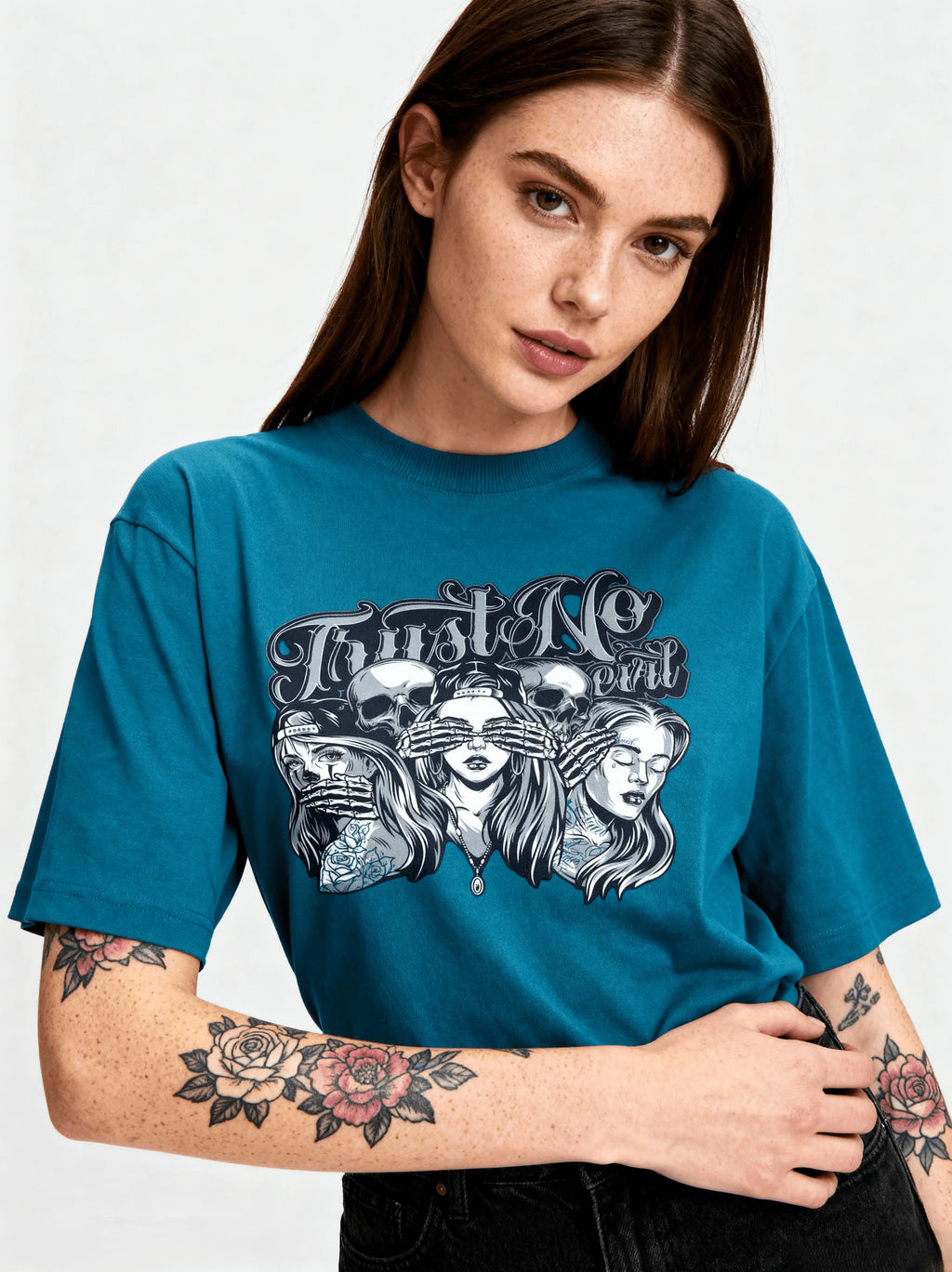 Trust No Evil — Oversized T-Shirt | Femme Edition - CozyVora™