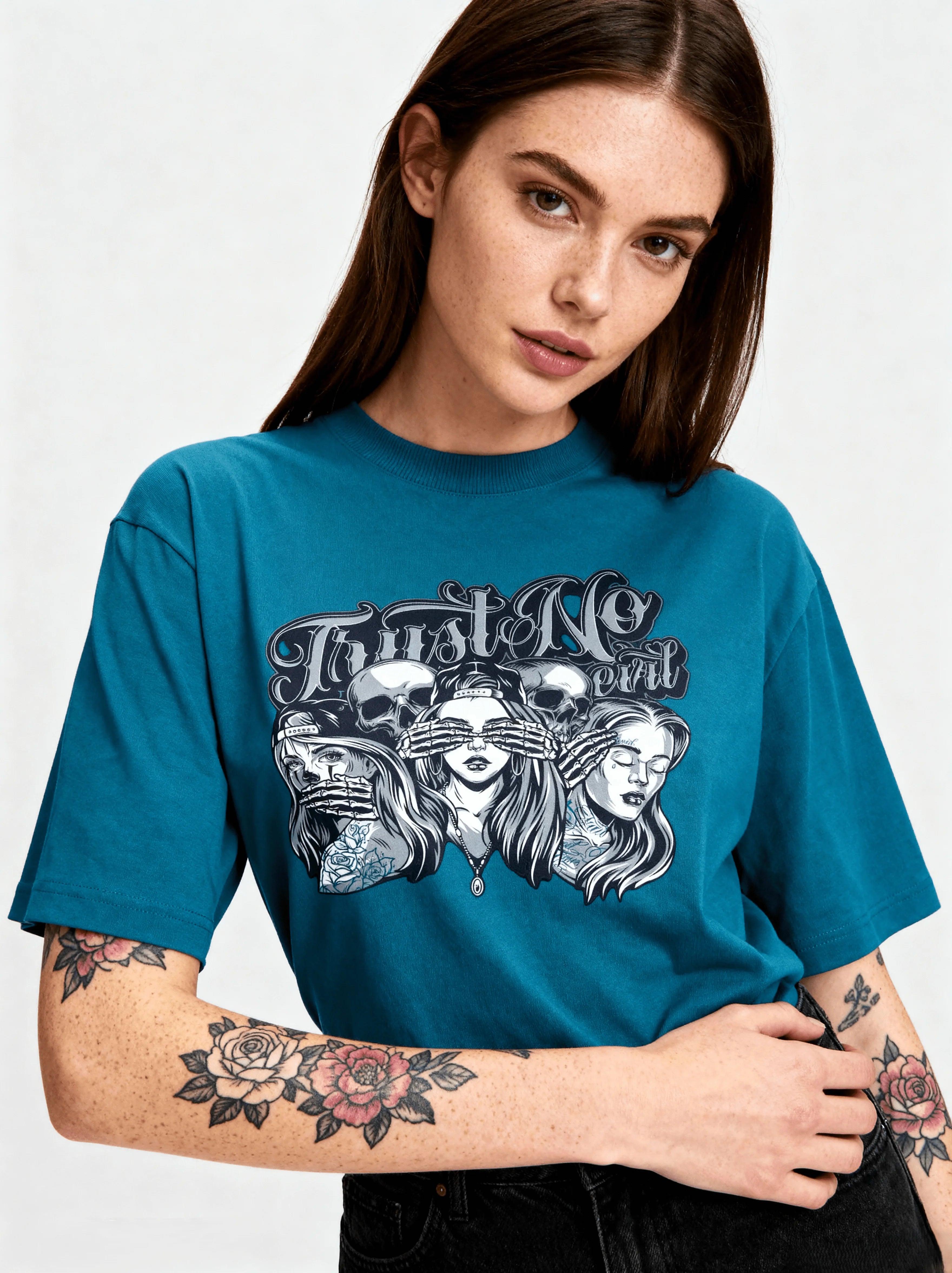 Trust No Evil — Oversized T-Shirt | Femme Edition - CozyVora™