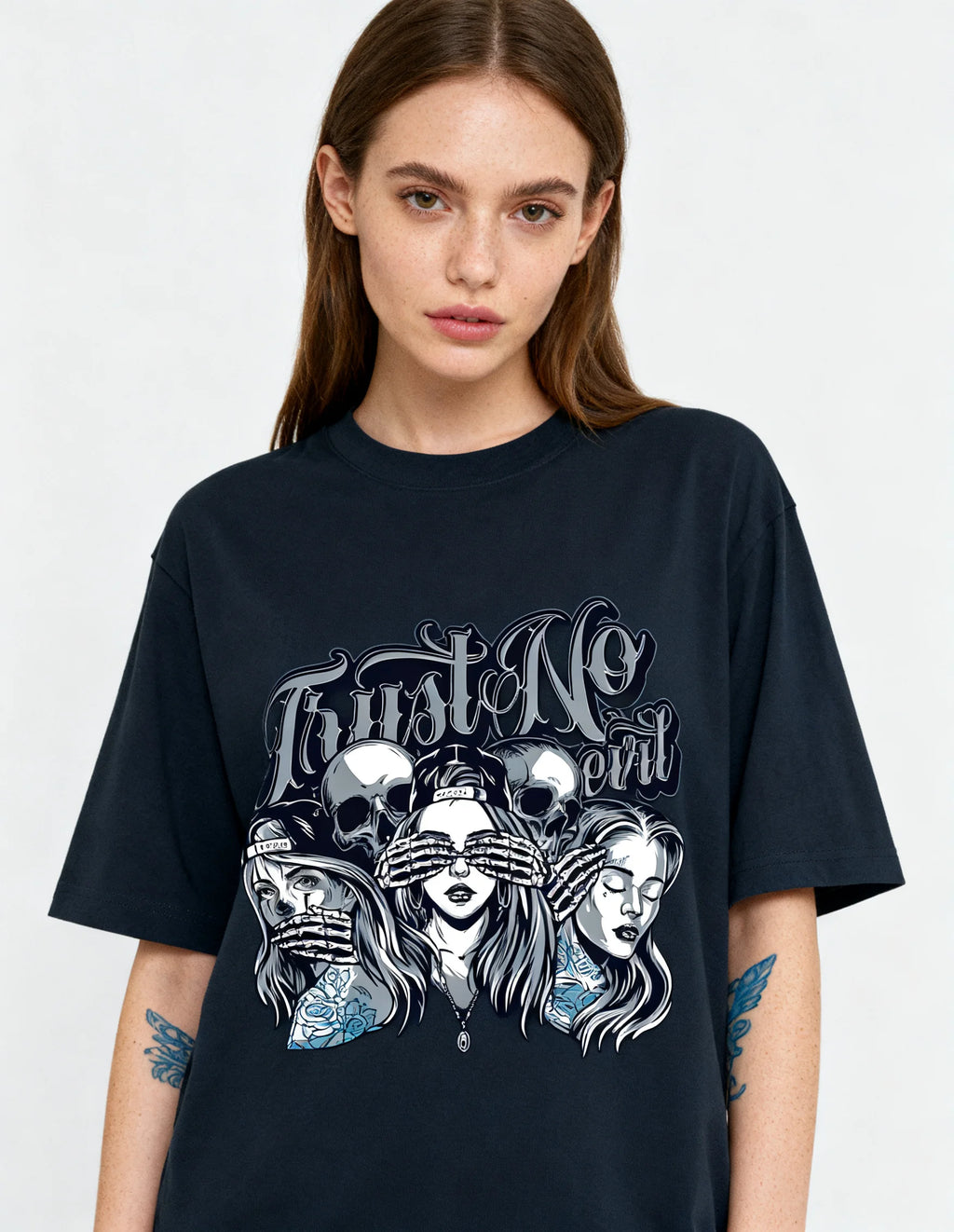 Trust No Evil — Oversized T-Shirt | Femme Edition - CozyVora™
